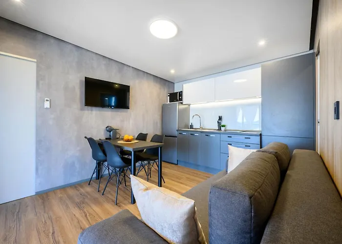 Aurora - Luxury Mobile House With Sundeck Villa