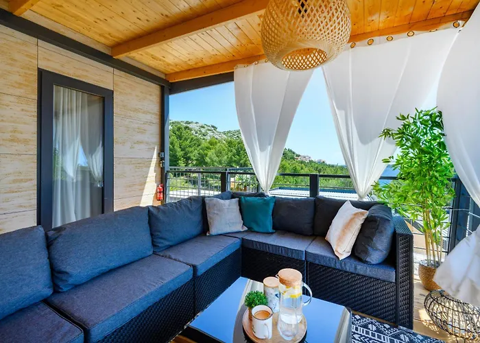 Aurora - Luxury Mobile House With Sundeck