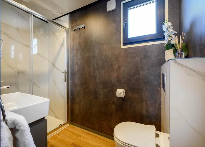 Aurora - Luxury Mobile House With Sundeck