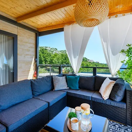 Aurora - Luxury Mobile House With Sundeck