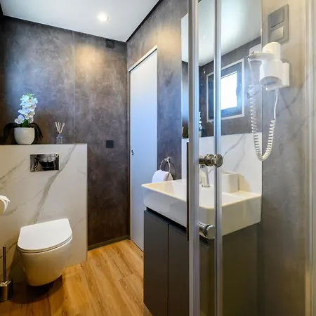 Villa Aurora - Luxury Mobile House With Sundeck